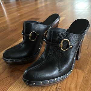 Gucci Black leather clogs